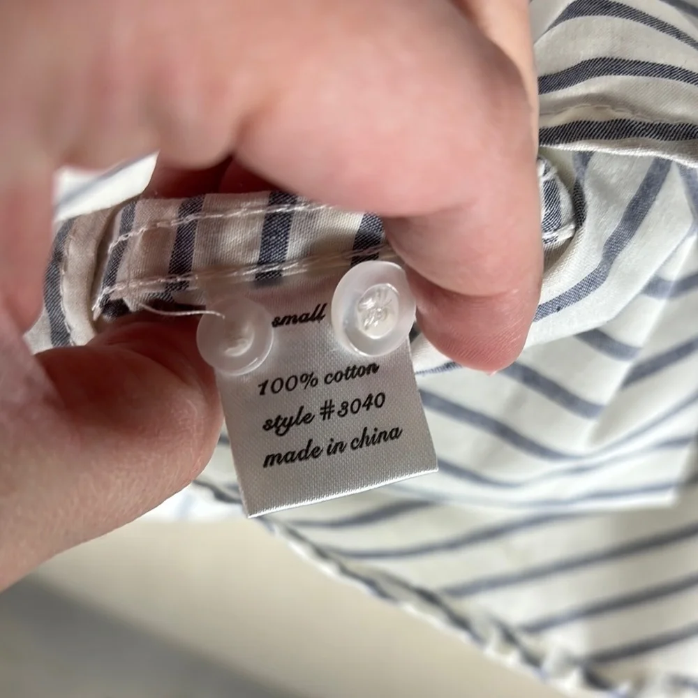 Harper > Striped Quarter Button Down Blouse Small - Picture 8 of 9